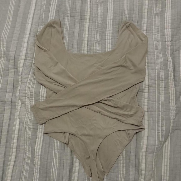 Lululemon Athletica Beige Bodysuit - Picture 2 of 3